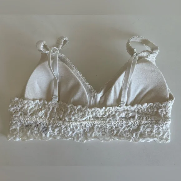 Lace Bralette Set of 4- Red, White, and Green - Picture 5 of 10